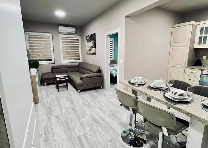 Nj Deluxe * فارنا